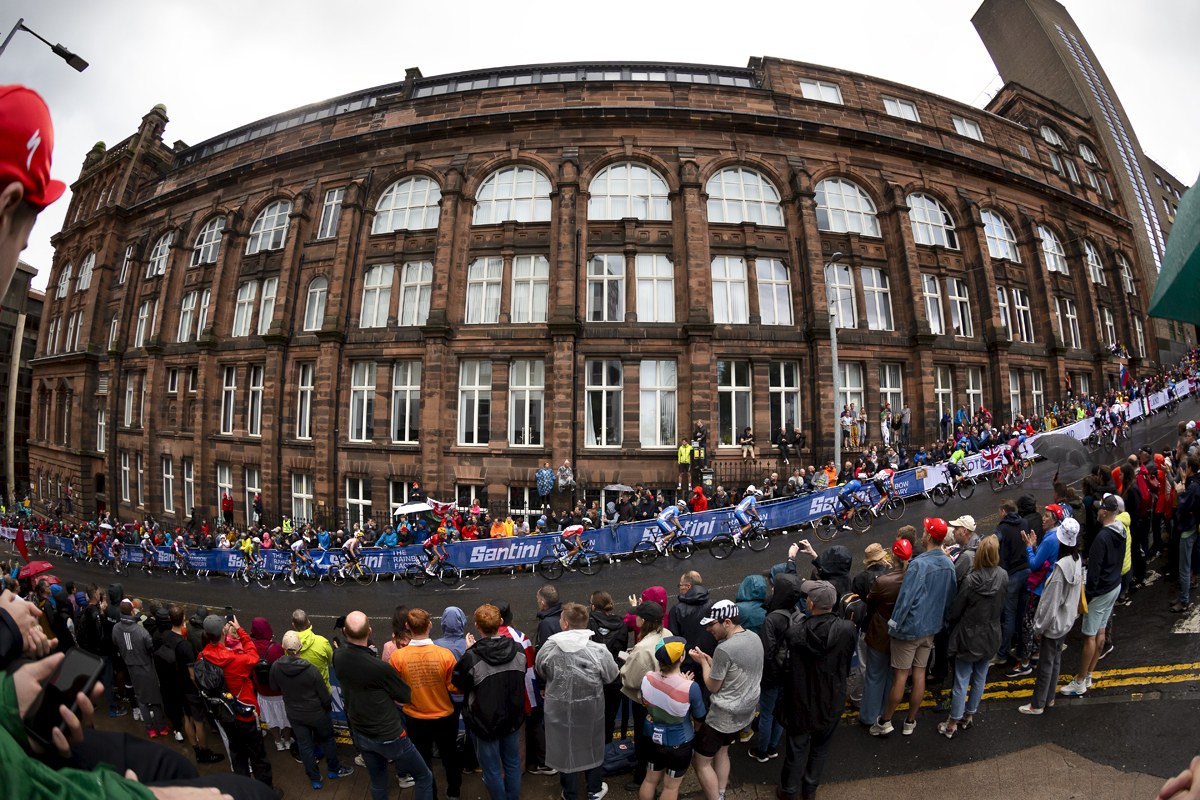 2023 UCI Cycling World Championships - Road Race - Elite Men - Fans line the street as riders climb Montrose Street