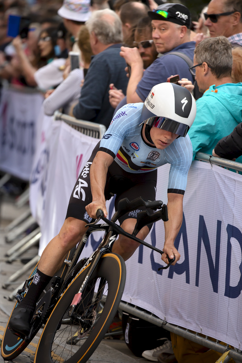 2023 UCI Cycling World Championships - Time Trial - Elite Men - Belgian Remco Evenepoel rounds the corner onto the cobbles in Stirling