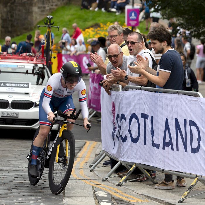 2023 UCI Cycling World Championships - Time Trial - Elite Women - Anna Henderson of Great Britain is cheered by fans as she approaches the cobbled section