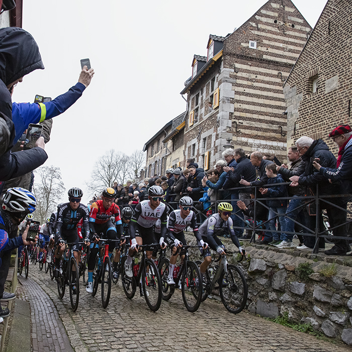 Amstel Gold Race 2023 - UAE Team Emirates lead the peloton up the Maasberg