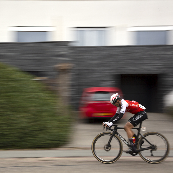 Amstel Gold Race 2023 - Jonathan Lastra of Cofidis passes a house