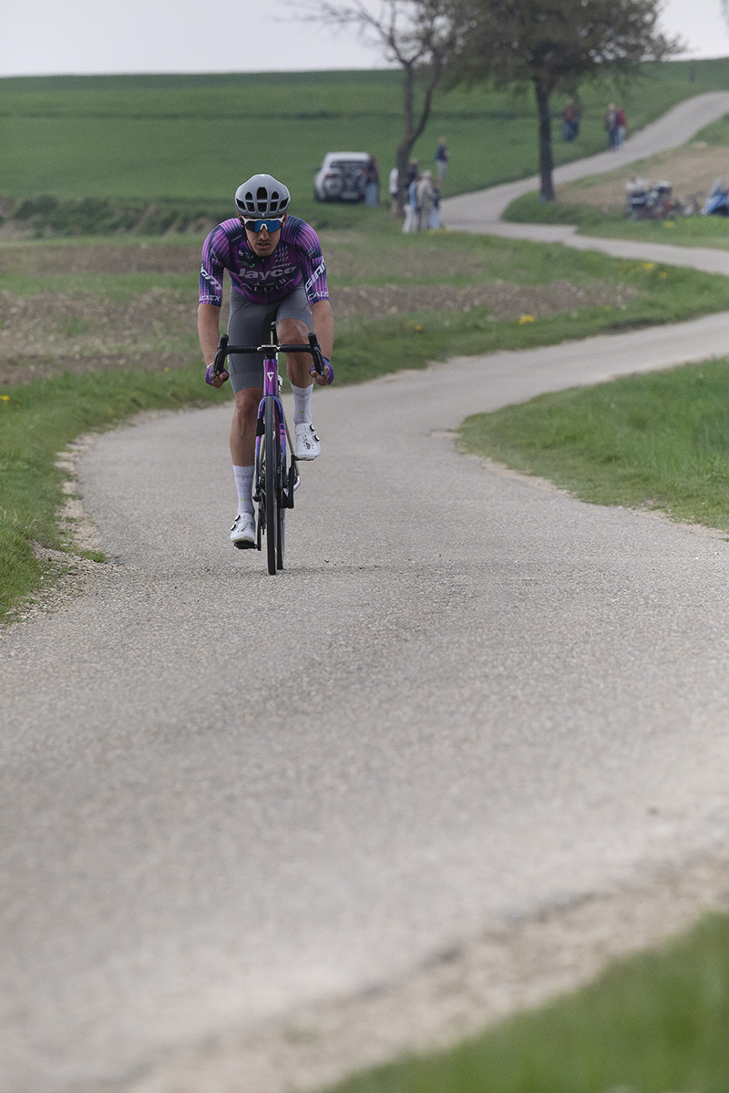 Amstel Gold Race 2025 - The lone figure of Alan Hatherly on Schaapsdries