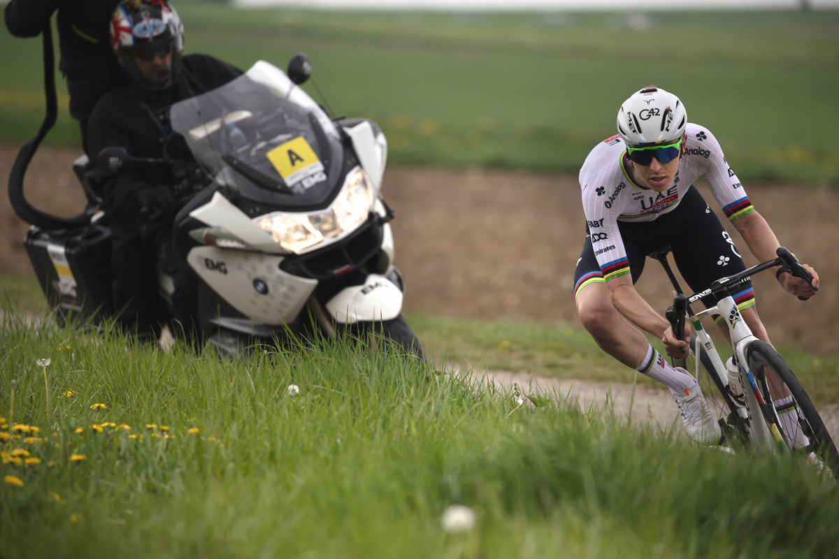 Amstel Gold Race 2025 - Tadej Pogačar banks into the corner to keep hold of his seemingly unassailable lead