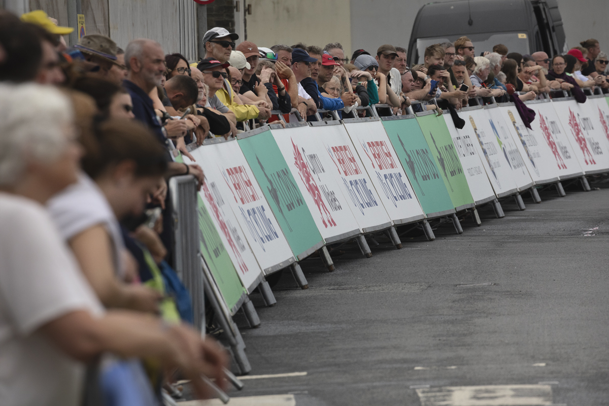 British National Road Championships 2025 - Road Race - Women - Aberystwyth - fans line up against the barriers waiting fir the finish