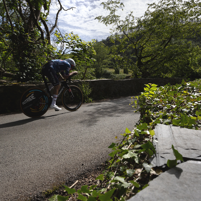British National Road Championships 2025 - Time Trial - Elite Men - Ethan Hayter of Soudal Quick-Step approaches a narrow bridge during the event