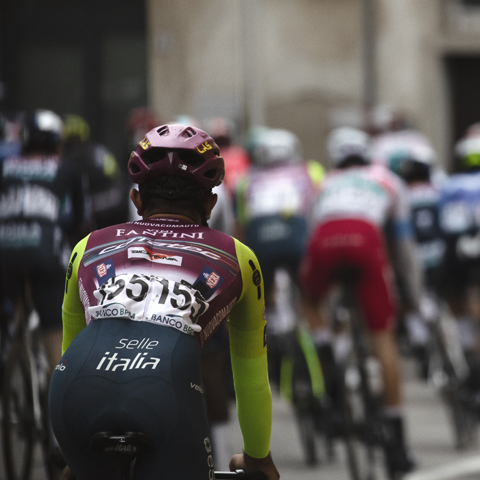 Coppa Bernocchi 2024 - Marco Murgano brings up the rear of the peloton