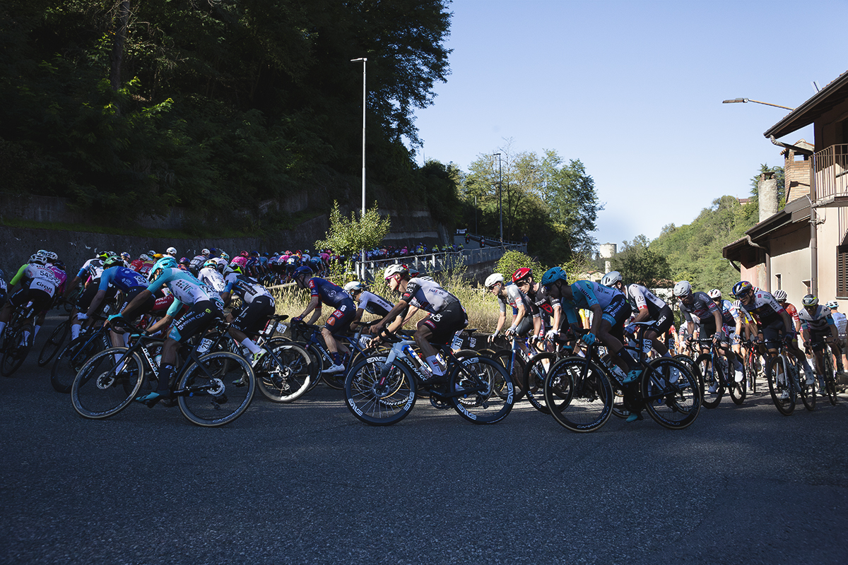Coppa Bernocchi 2025 - Riders take on one of the switchbacks on the Salita Piccolo Stelvio