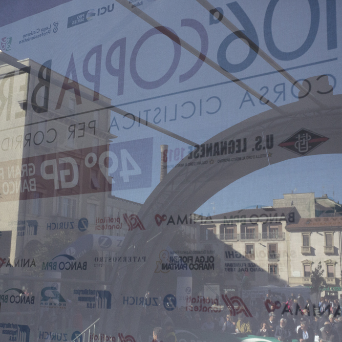Coppa Bernocchi 2025 - The crowd seen through the back of the podium in Legnano