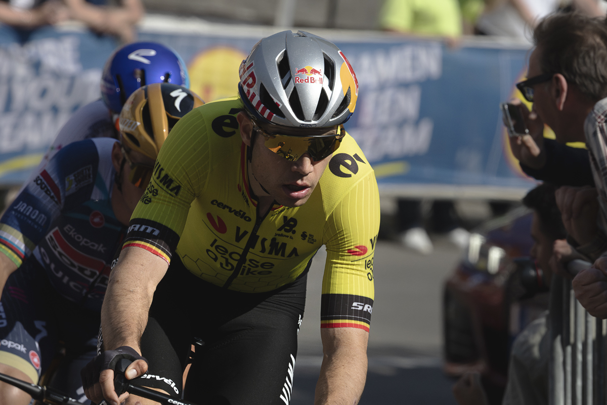 De Brabantse Pijl 2025 - Wout Van Aert is closely followed by his rivals during the race