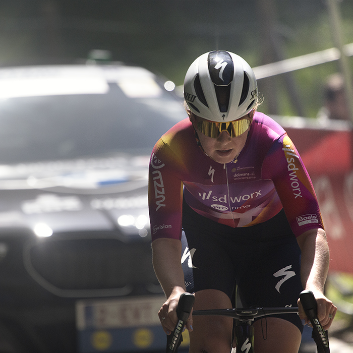 De Brabantse Pijl Vrouwen 2024 - Lonneke Uneken of Team SD Worx - Protime is followed by a team car up Moskestraaat