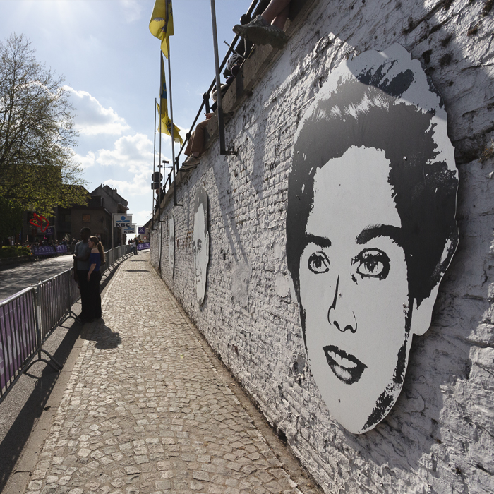De Brabantse Pijl Vrouwen 2025 - A portrait of Yvonne Reynders on the wall of legends in Overijse