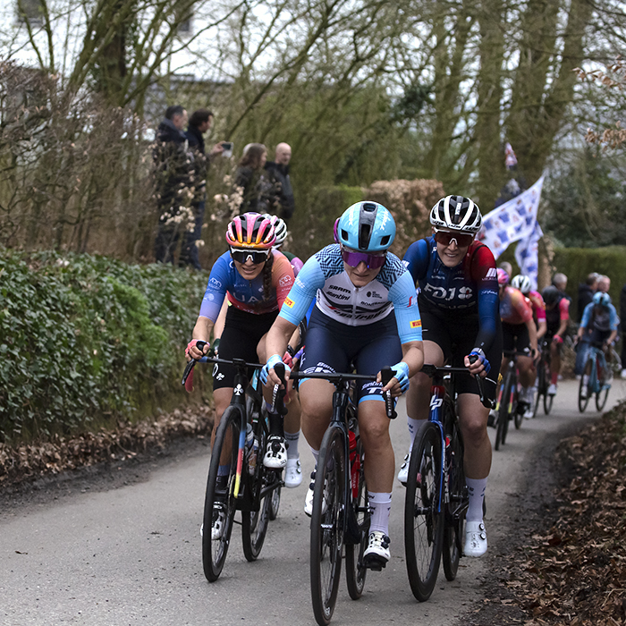 Dwars Door Vlaanderen Vrouwen 2023 - Trek-Segafredo’s Elisa Longo Borghini leads a group of riders up Knokteberg