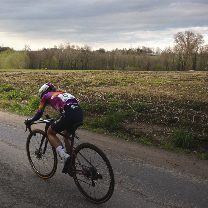 Dwars Door Vlaanderen Vrouwen 2024 - Niamh Fisher-Black with the Belgian countryside as a backdrop