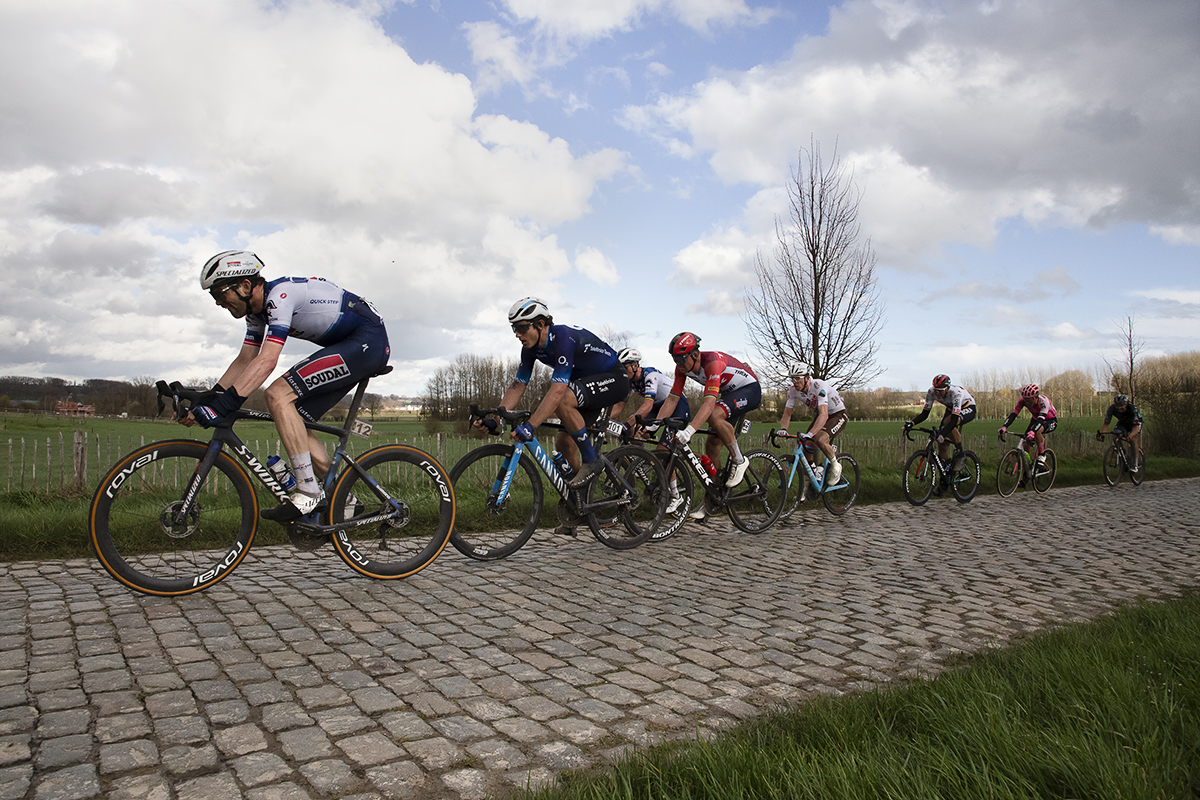 E3 Saxo Classic 2023 - Soudal Quick-Step’s Kasper Asgreen leads a group up Mariaborrestraat