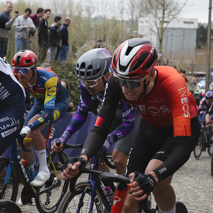 E3 Saxo Classic 2025 - Ben Turner fights his way up the climb