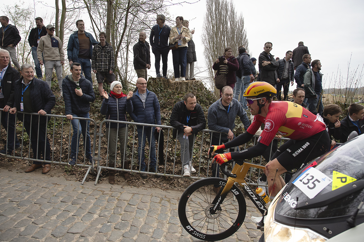 E3 Saxo Classic 2025 - Erik Nordsæter Resell is supported by the Belgian crowd on the climb