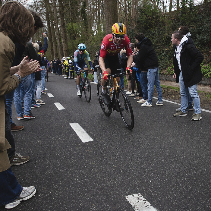 E3 Saxo Classic 2025 - Jonas Abrahamsen pushes up the climb