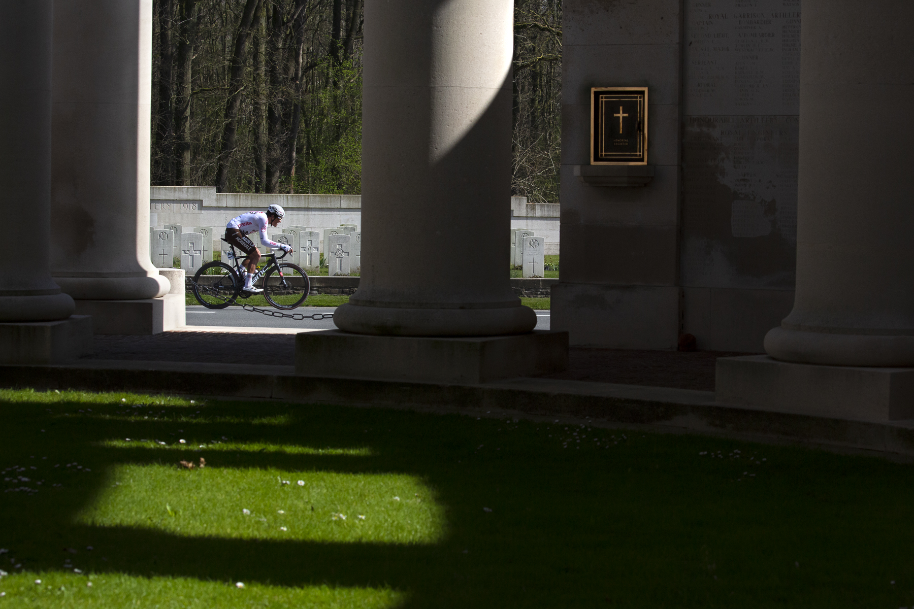 Gent - Wevelgem 2022 - Greg van Avermaet passes the Ploegsteert Memorial to the Missing