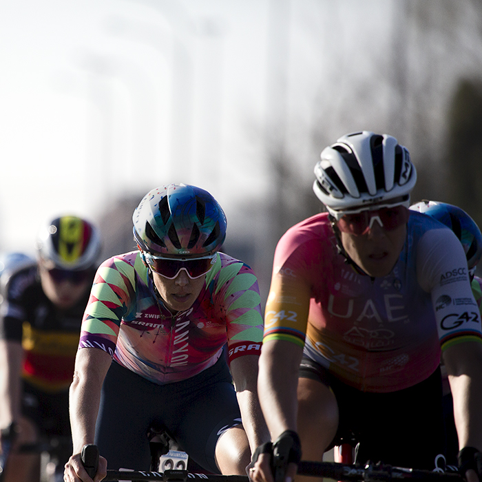 Gent - Wevelgem Vrouwen 2022 - Tiffany Cromwell of Canyon//SRAM Racing in the peloton