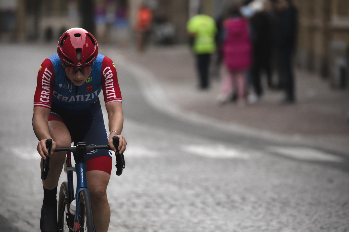 Gent Wevelgem Vrouwen 2024 - Kathrin Schweinberger on the cobbled streets of Ieper / Ypres