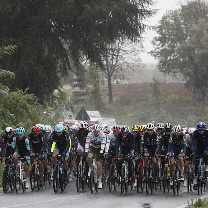 Giro dell’Emilia 2024 - The peloton in Castelvetro