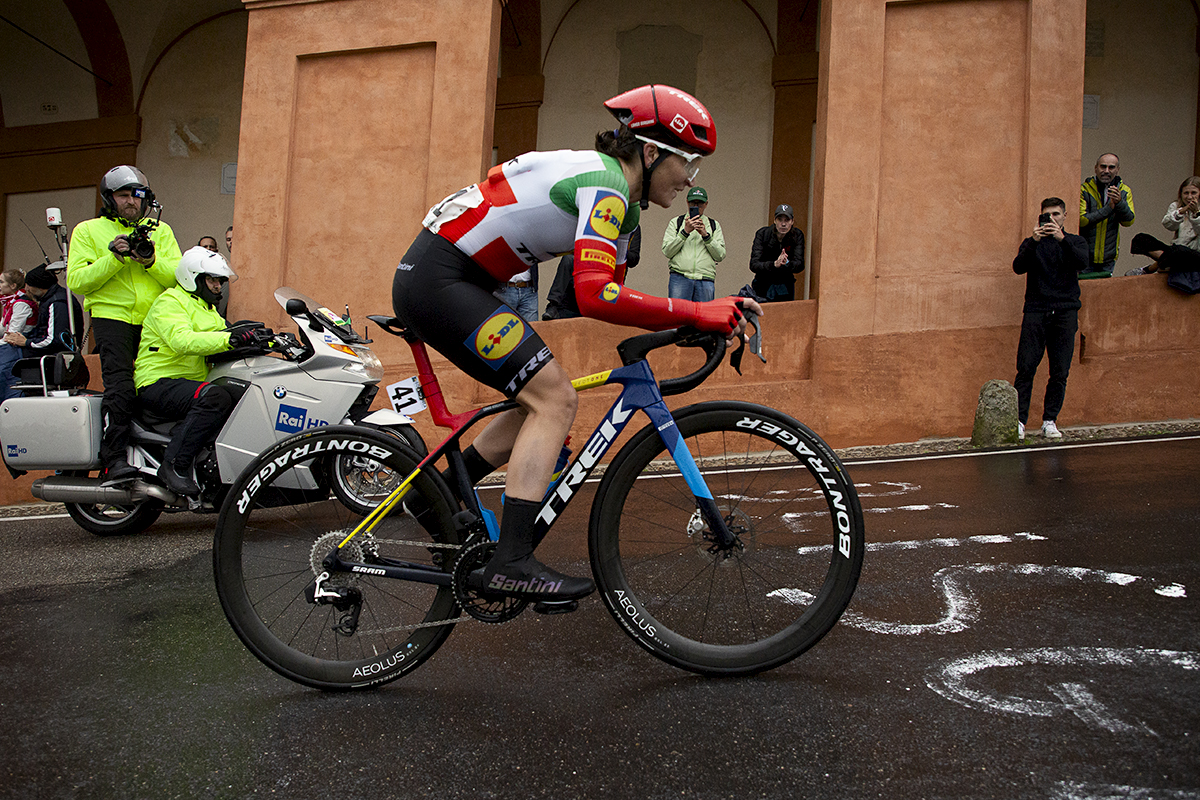 Giro dell'Emilia Internazionale Donne Elite 2024 - Elisa Longo Borghini against the backdrop of the portico as she tackles the San Luca climb