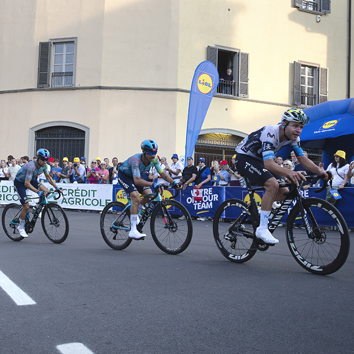 Il Lombardia 2025 - Riders round a corner on the climb in Bergamo
