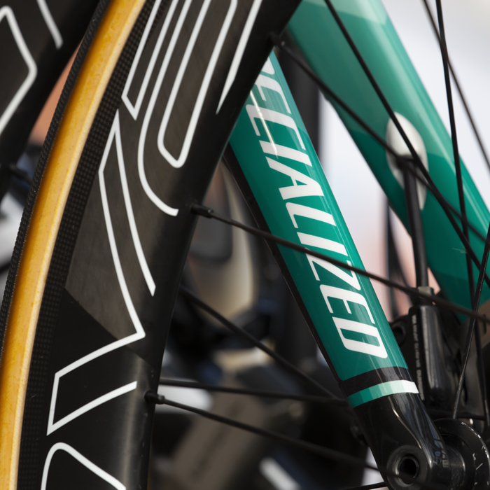 Kuurne Brussel Kuurne 2020 - close up of a Specialised bike through a wheel of the Bora-Hansgrohe team