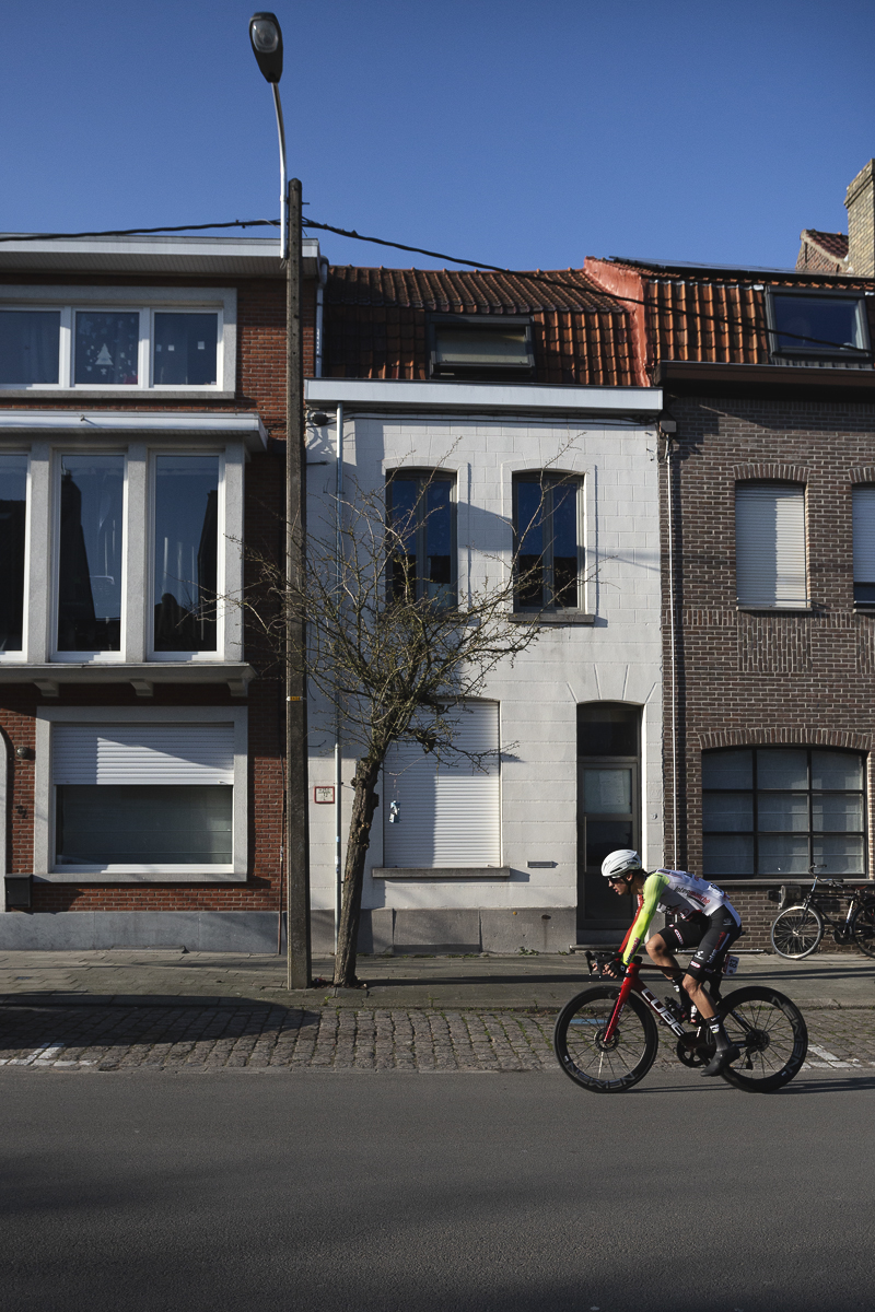 Kuurne Brussel Kuurne 2025 - Huub Artz  of Intermarché - Wanty rides past a row of traditionally Belgian houses
