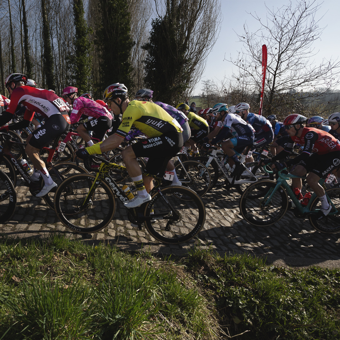Kuurne Brussel Kuurne 2025 - Wout van Aert on the cobbled climb of Mont St-Laurent