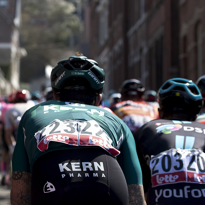 La Flèche Wallonne 2023 - The back of Francisco Galván of Equipo Kern Pharma as he begins the climb