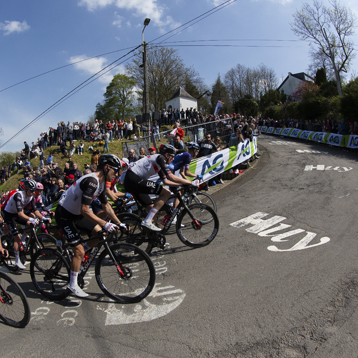 La Flèche Wallonne 2023 - UAE Team Emirates ascend the Mur de Huy 