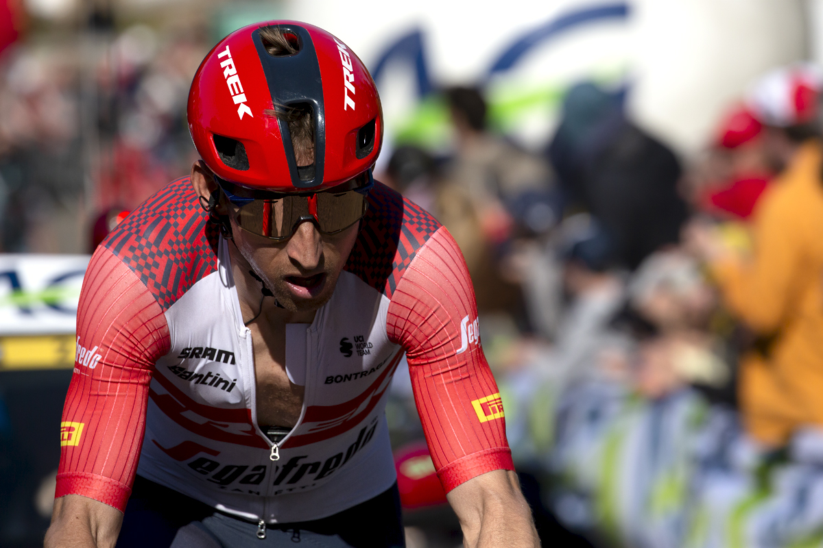 La Flèche Wallonne 2023 - Bauke Mollema of Trek - Segafredo rides up the Mur de Huy