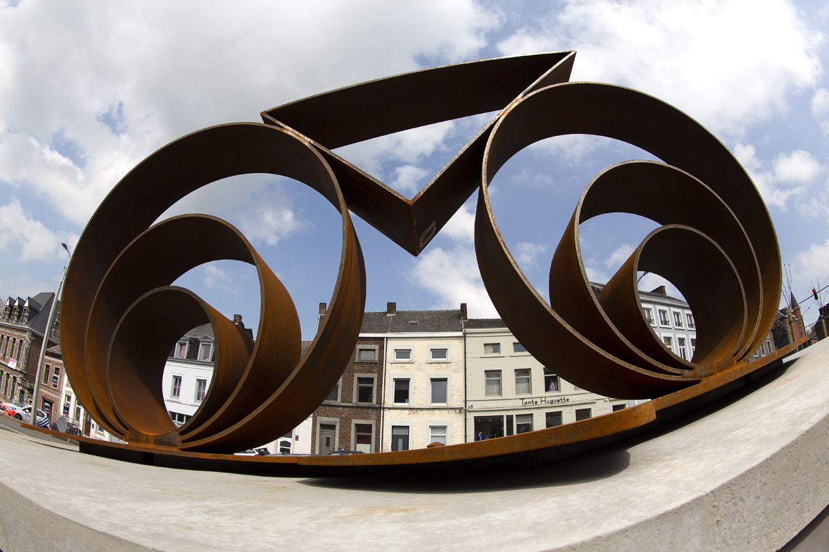 La Flèche Wallonne 2023 - A stylised artwork of a bicycle at the foot of the Mur de Huy days after it had been unveiled