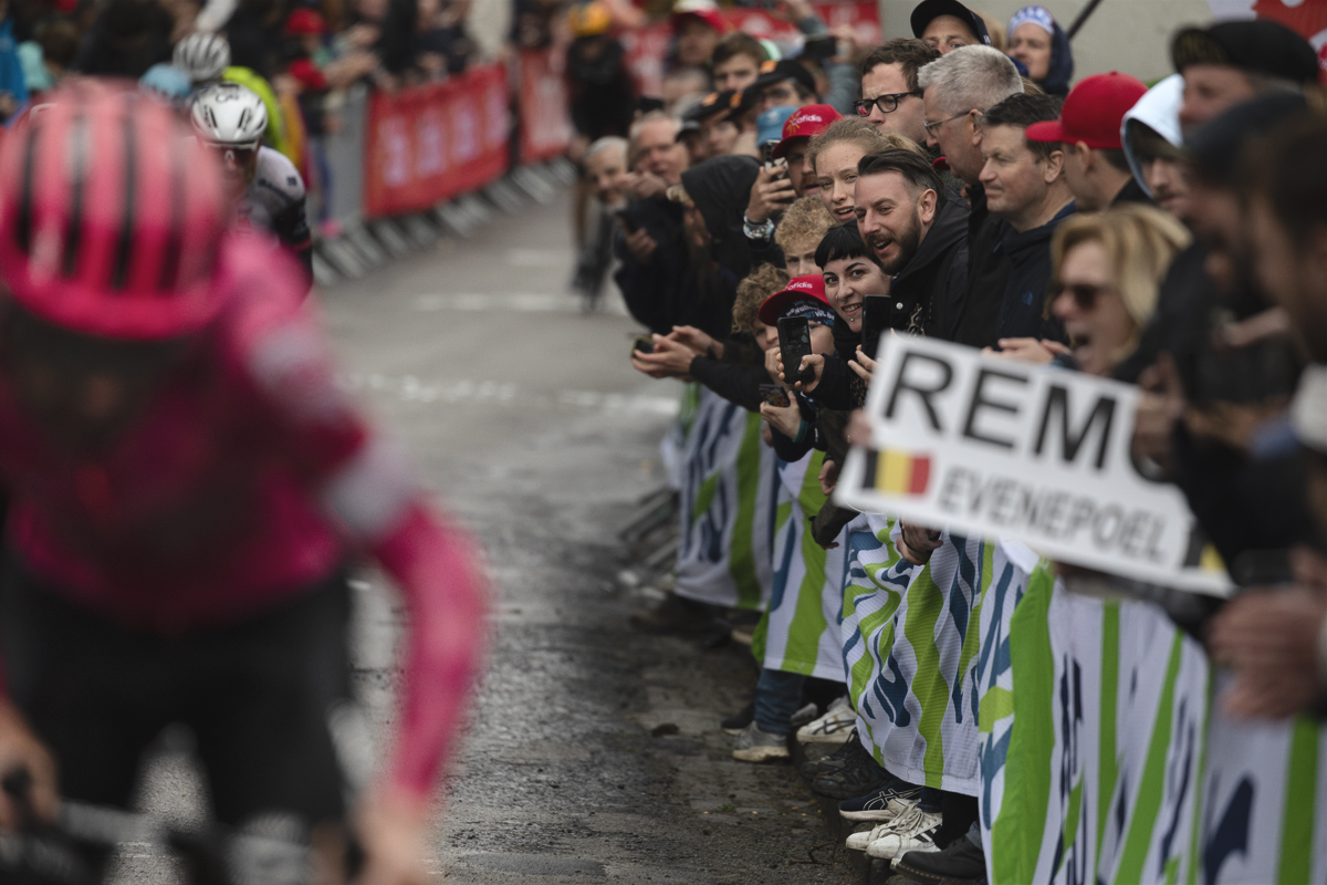 La Flèche Wallonne 2025 - Fans watch riders tackle the steep climb of the Mur de Huy