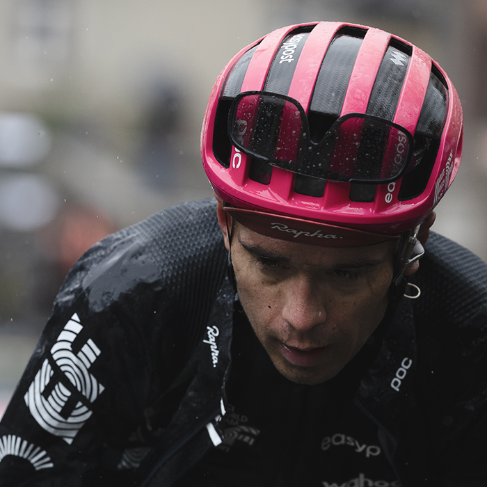 La Flèche Wallonne 2025 - Alex Baudin looks downwards as the rain falls on the Mur de Huy