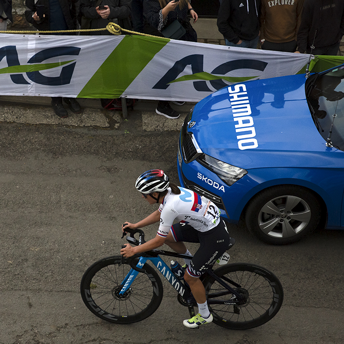 La Flèche Wallonne Femmes 2023 - Jelena Erić of Movistar Team seen from above as she climbs the Mur de Huy