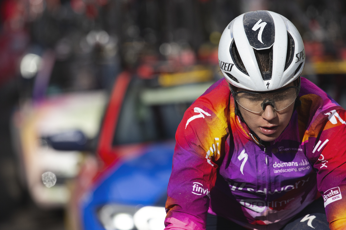 La Flèche Wallonne Femmes 2024 - Elena Cecchini of Team SD Worx - Protime is followed by team cars