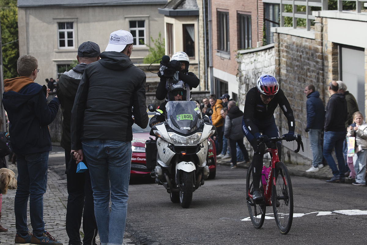 La Flèche Wallonne Femmes 2024 - Elena Hartmann of Roland climbs the Mur de Huy encouraged by the crowd