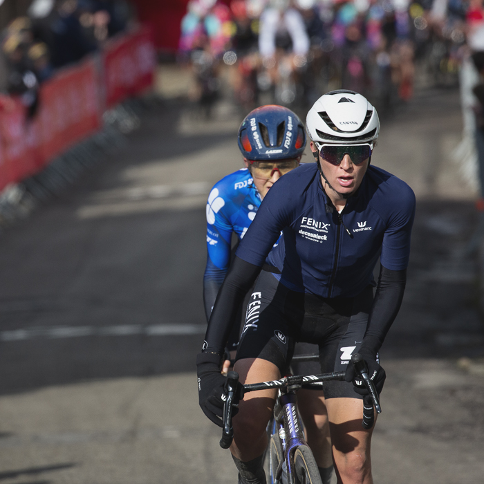 La Flèche Wallonne Femmes 2024 - Pauliena Rooijakkers and Grace Brown with the peloton chasing them down in the distance