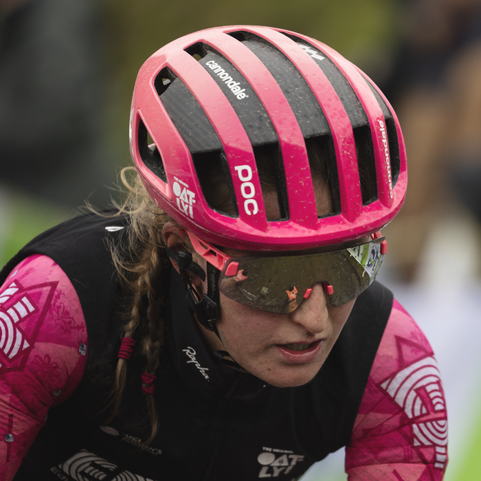 La Flèche Wallonne Femmes 2025 - A close up of Cédrine Kerbaol as she tackles the climb