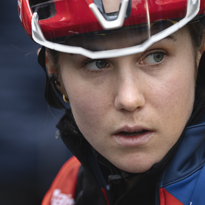 La Flèche Wallonne Femmes 2025 - Niamh Fisher-Black prepares for the race