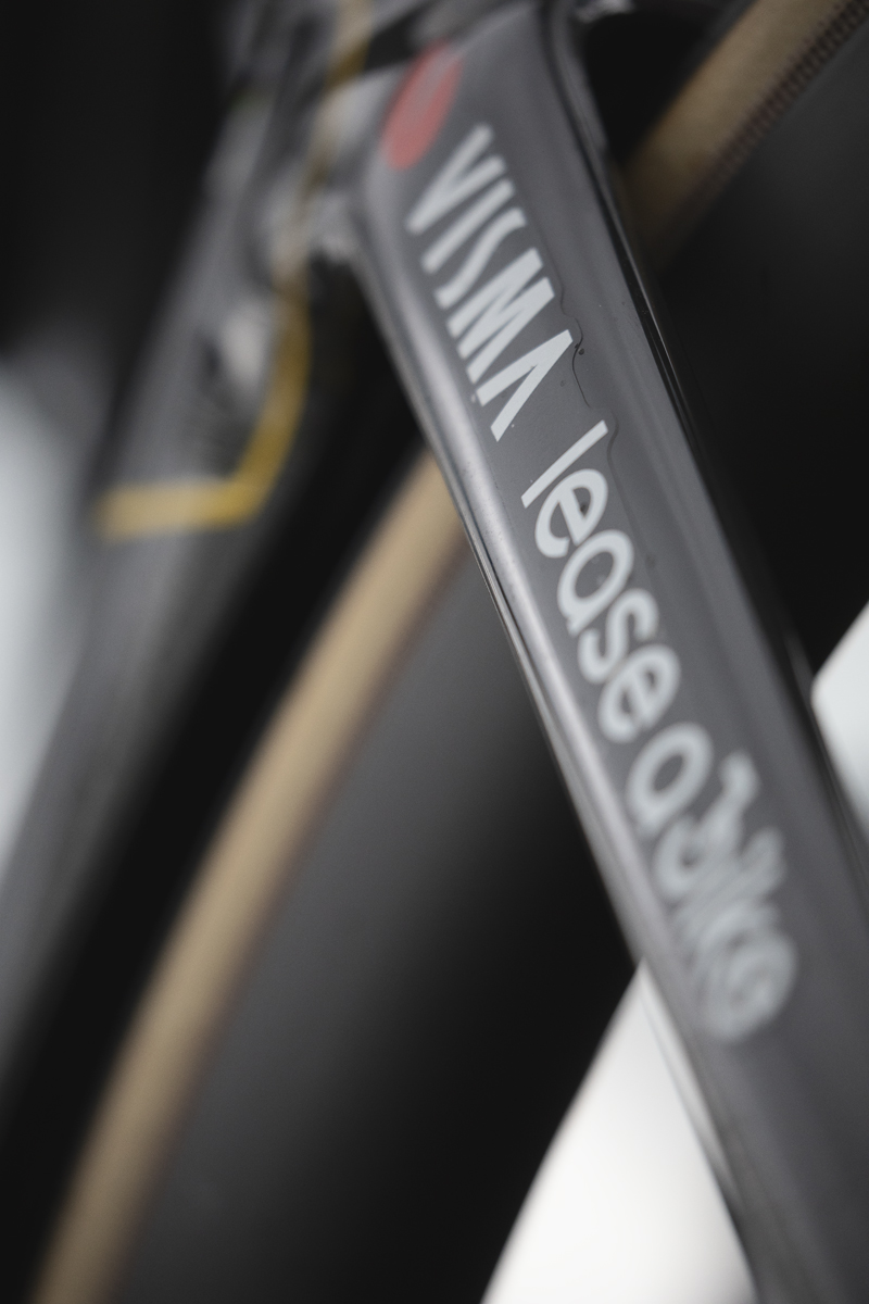 La Flèche Wallonne Femmes 2025 - A close up of Team Visma - Lease A Bike bike frame