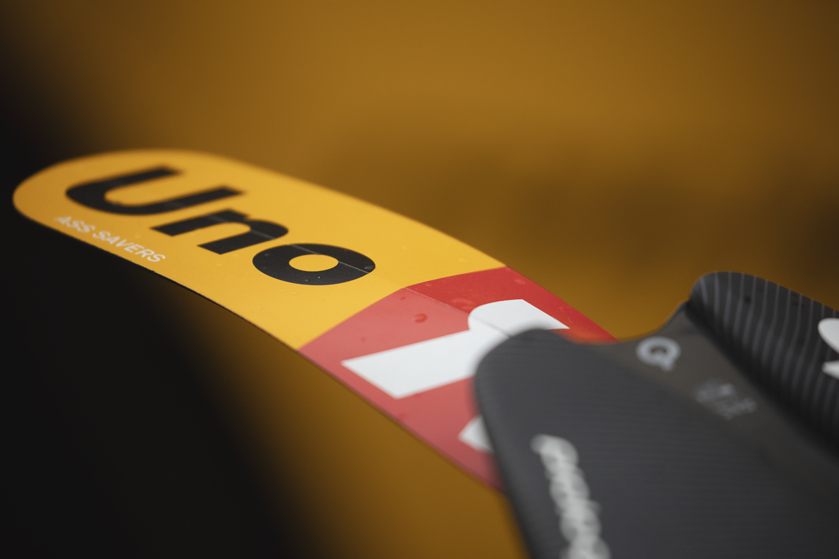 La Flèche Wallonne Femmes 2025 - A close up of an Uno-X Mobility mudflap