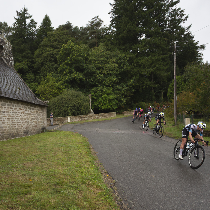 Classic Lorient Agglomération - Ceratizit 2025 - Riders pass in front of the small stone built Chapelle Saint-Jean du Temple