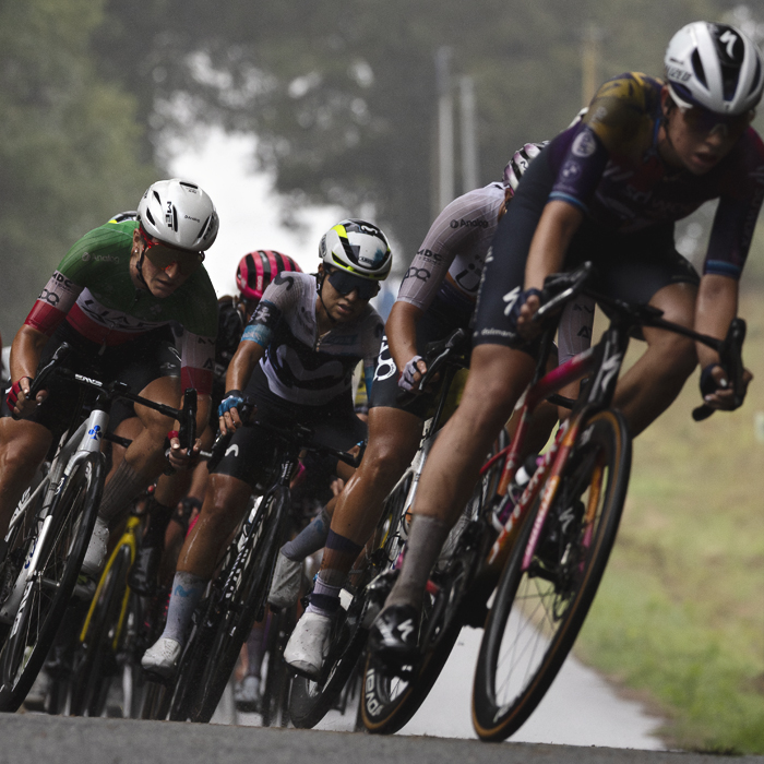 Classic Lorient Agglomération - Ceratizit 2025 - Riders power through the rain during the race