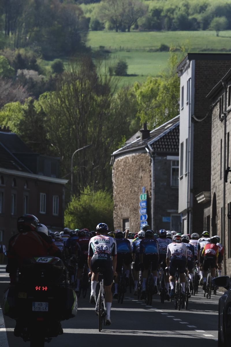 Liege Bastogne Liege 2025 - Jonas Koch drops off the back of the peloton