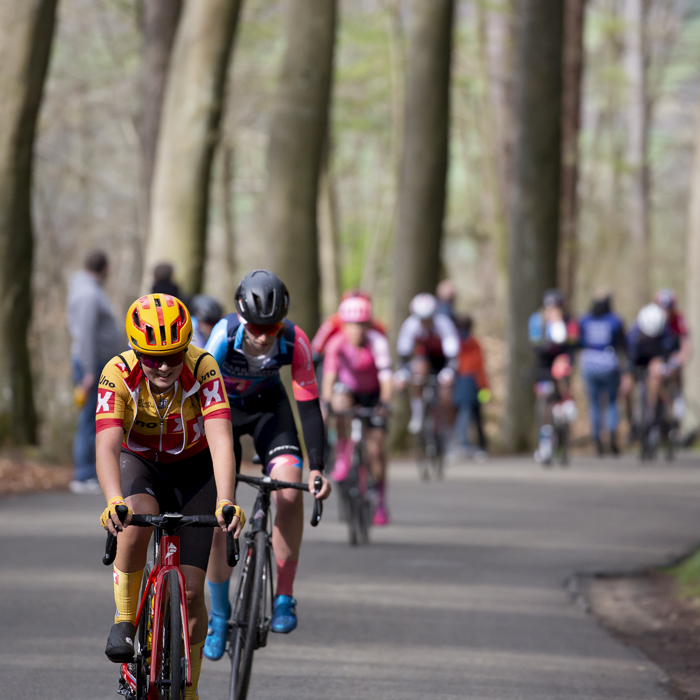 Liège-Bastogne-Liège Femmes 2023 - Wilma Olausson of Uno-X Pro Cycling Team leads a group of riders 