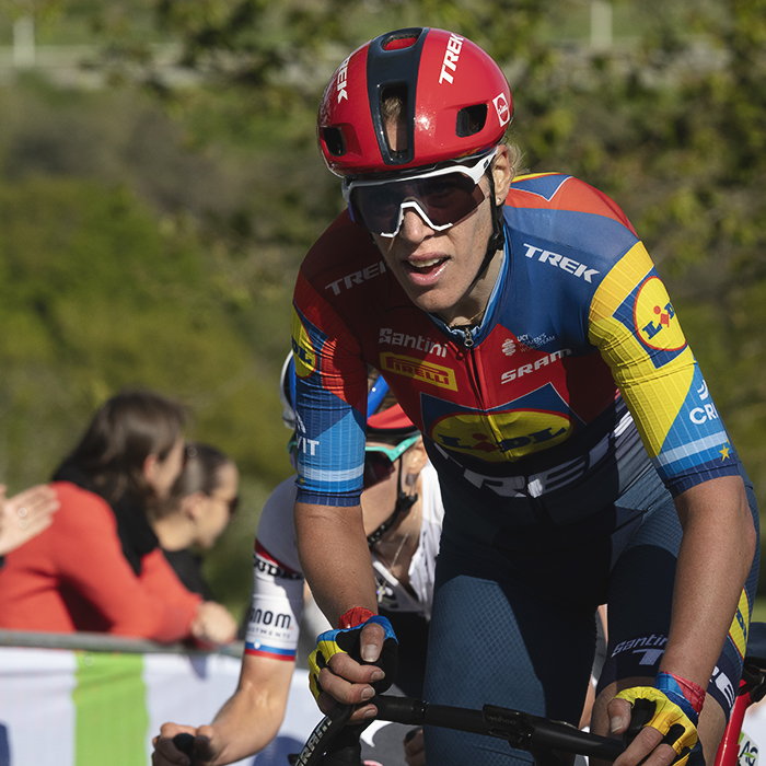Liège Bastogne Liège Femmes 2025 - Ellen van Dijk tackles the climb of Côte de La Redoute