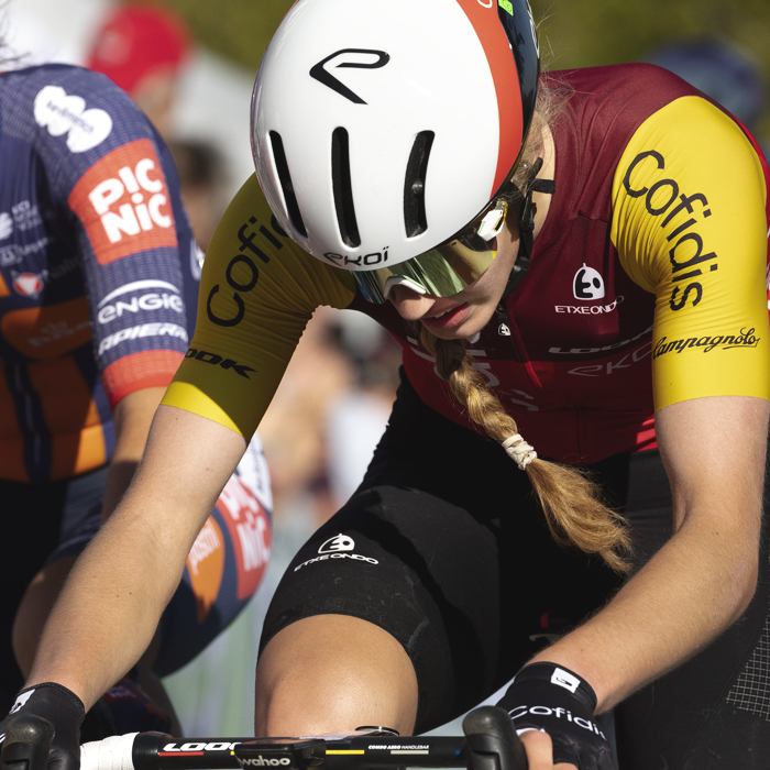 Liège Bastogne Liège Femmes 2025 - Julie Bego of Cofidis tackles the climb at Côte de La Redoute